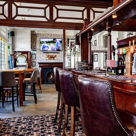 Black Lion Surbiton Экстерьер фото